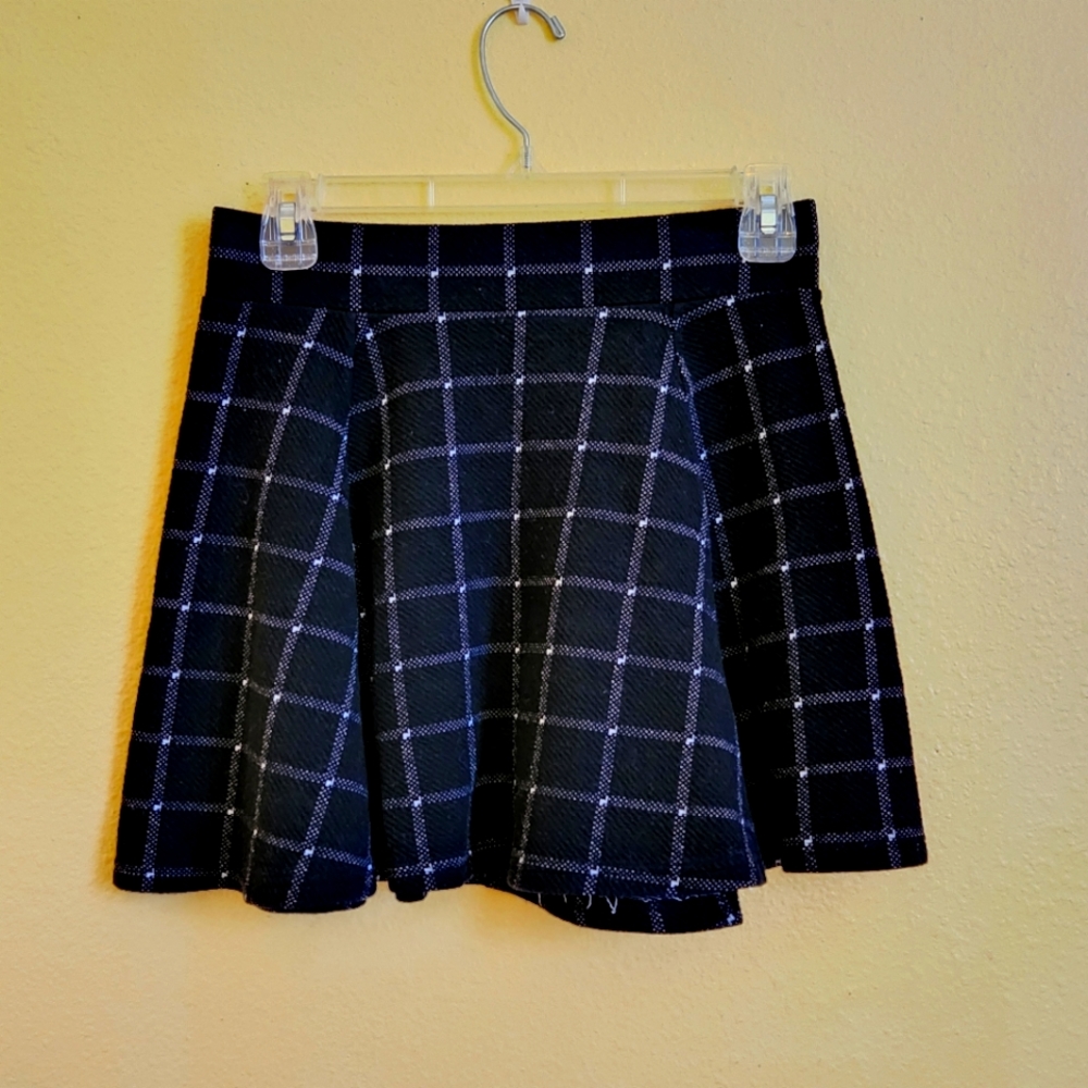 H&M Black and white skater skirt